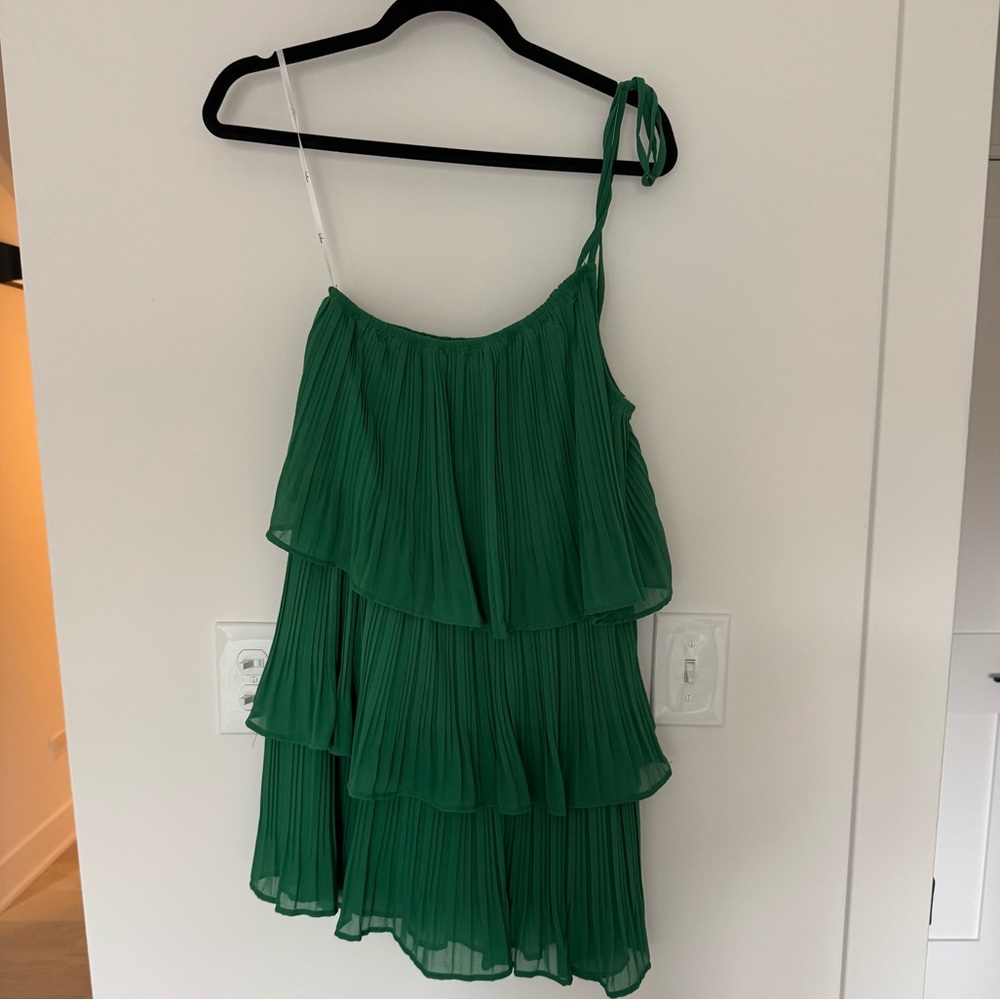 Lulus Green Tiered Pleated Dress
